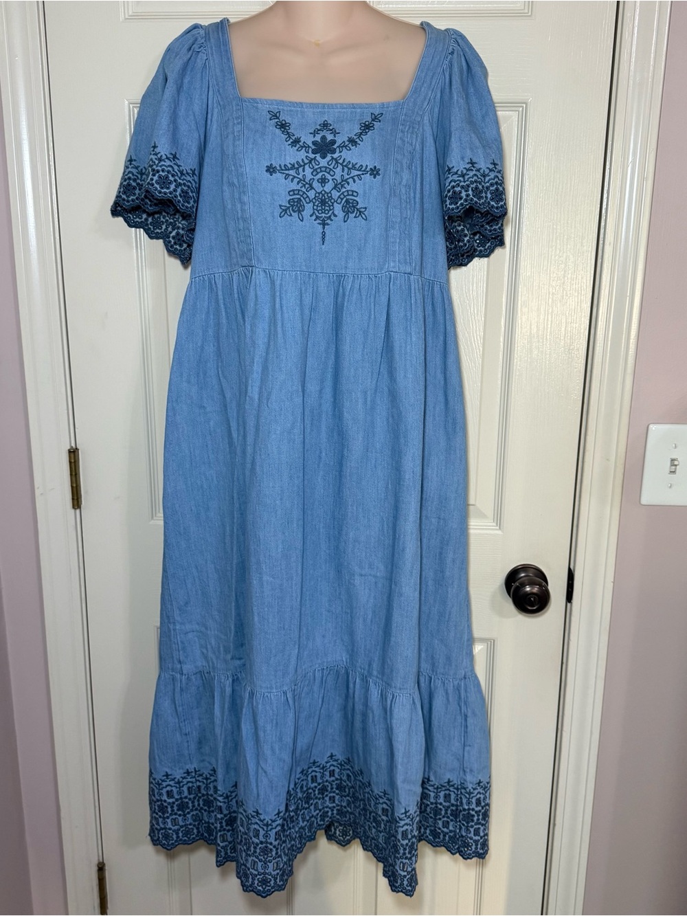 Old Navy Chambray Denim Midi Dress Women L Embroidered Boho Smocked Square Neck